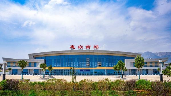 包银铁路惠银段开通运营2
